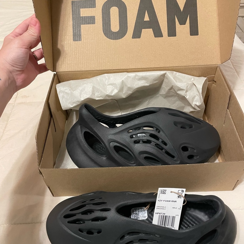 Yeezy Foam Rnr Onyx